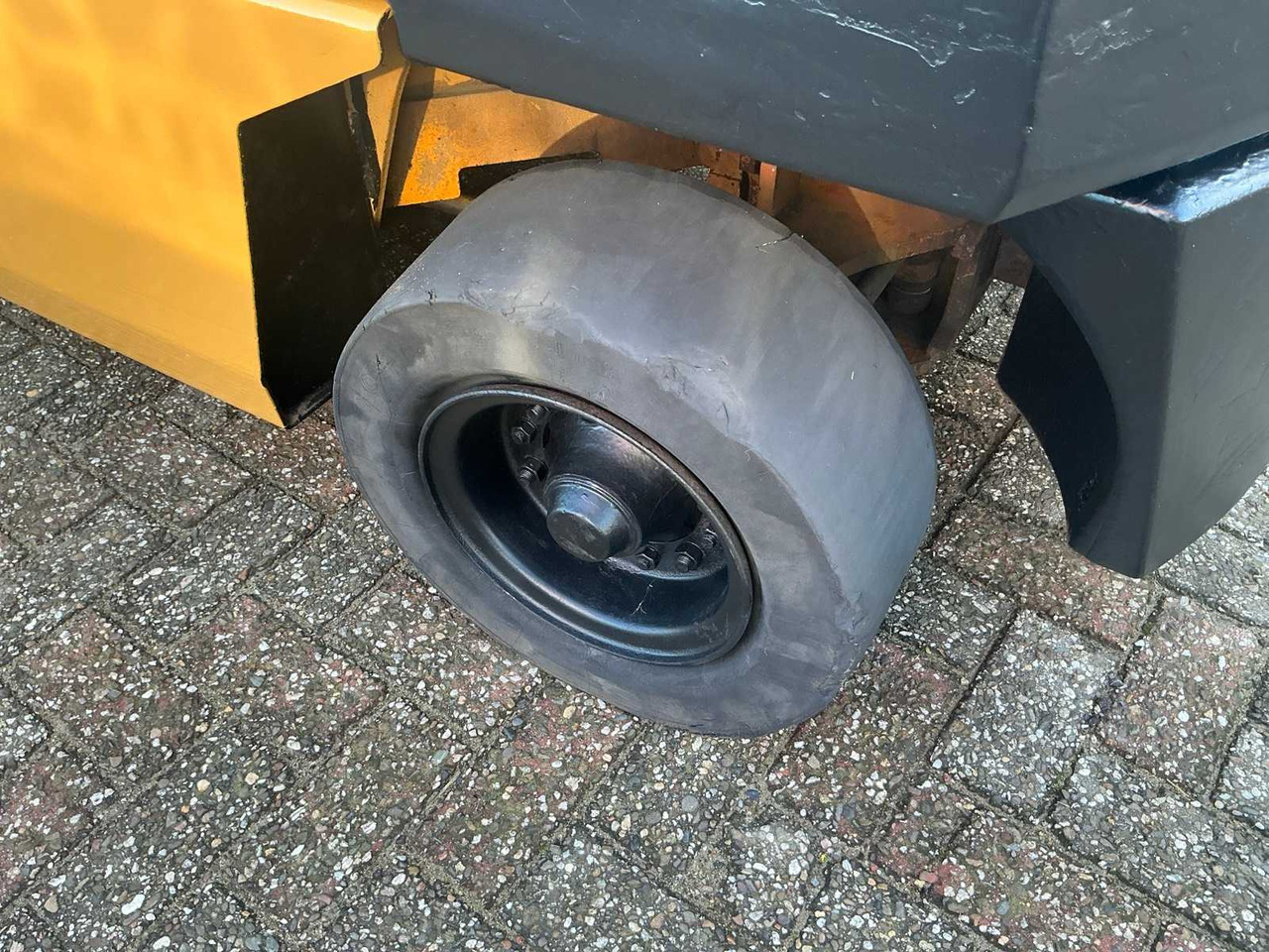 Wózek widłowy KOMATSU FD25-8 FORKLIFT: zdjęcie 20 Wózek widłowy KOMATSU FD25-8 FORKLIFT: zdjęcie 20