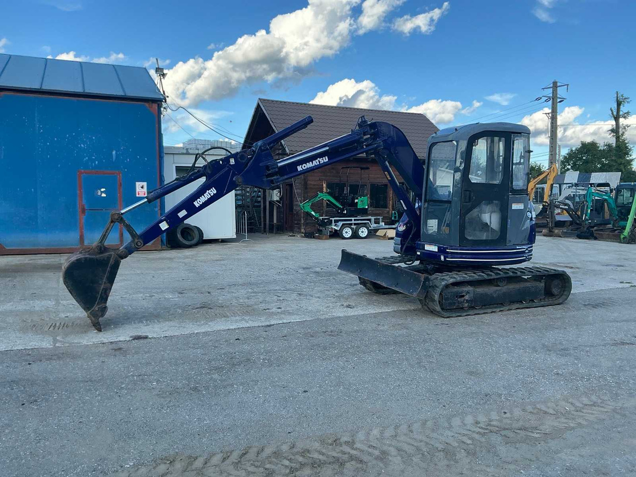 KOMATSU - PC50 UU-2 - MINI-EXCAVATOR - 2005 - Minikoparka: zdjęcie 2 KOMATSU - PC50 UU-2 - MINI-EXCAVATOR - 2005 - Minikoparka: zdjęcie 2