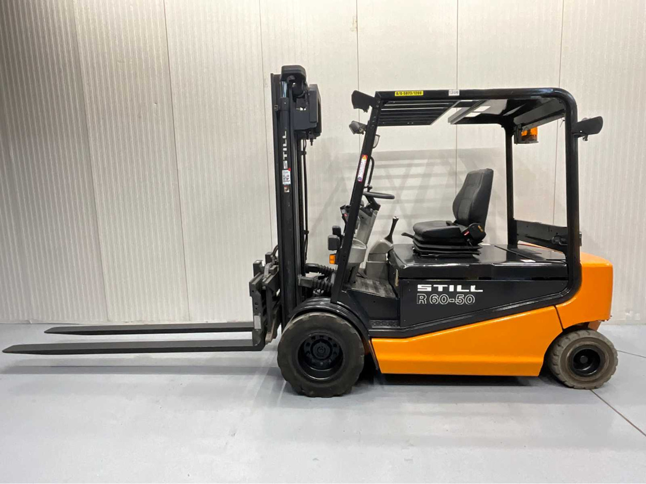 STILL R60-50 FORKLIFT 5000KG WITH FORK POSITIONER - BATTERY 2018 - FORKS 2400MM - Wózek widłowy: zdjęcie 2 STILL R60-50 FORKLIFT 5000KG WITH FORK POSITIONER - BATTERY 2018 - FORKS 2400MM - Wózek widłowy: zdjęcie 2