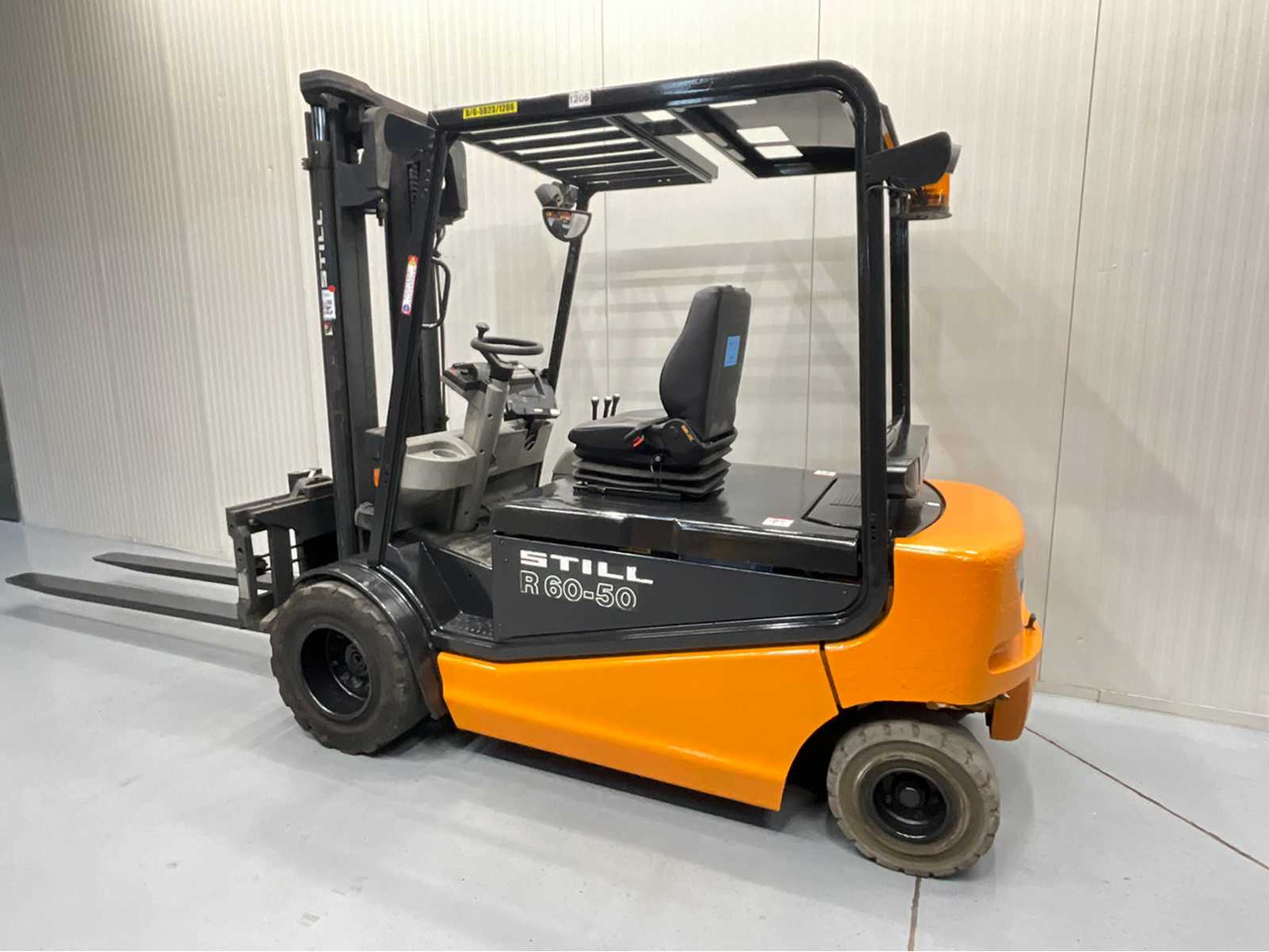STILL R60-50 FORKLIFT 5000KG WITH FORK POSITIONER - BATTERY 2018 - FORKS 2400MM - Wózek widłowy: zdjęcie 3 STILL R60-50 FORKLIFT 5000KG WITH FORK POSITIONER - BATTERY 2018 - FORKS 2400MM - Wózek widłowy: zdjęcie 3