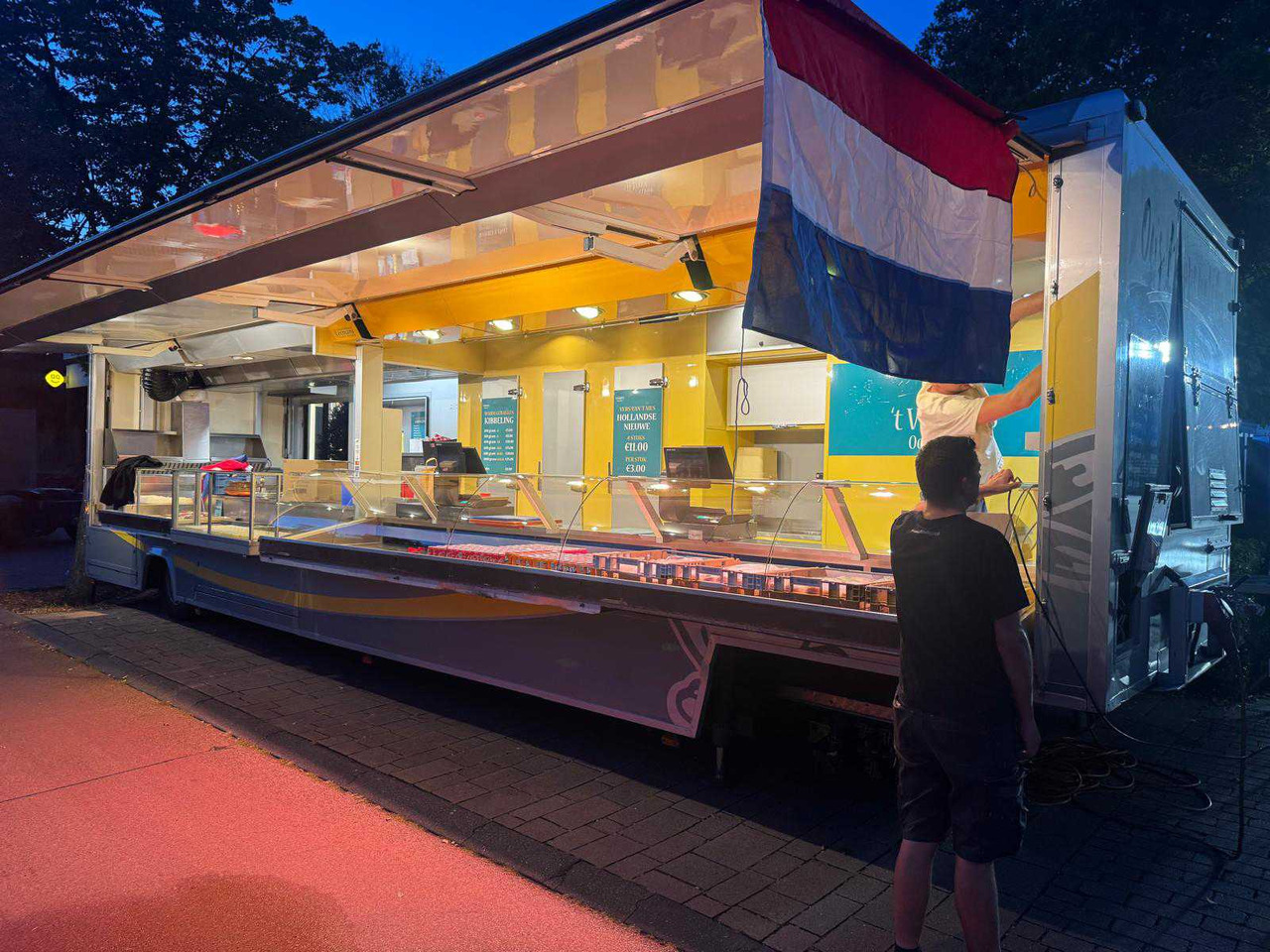 MAN 8-224 TRUCK WITH SEMI-TRAILER SALES - Samochód ciężarowy: zdjęcie 3 MAN 8-224 TRUCK WITH SEMI-TRAILER SALES - Samochód ciężarowy: zdjęcie 3