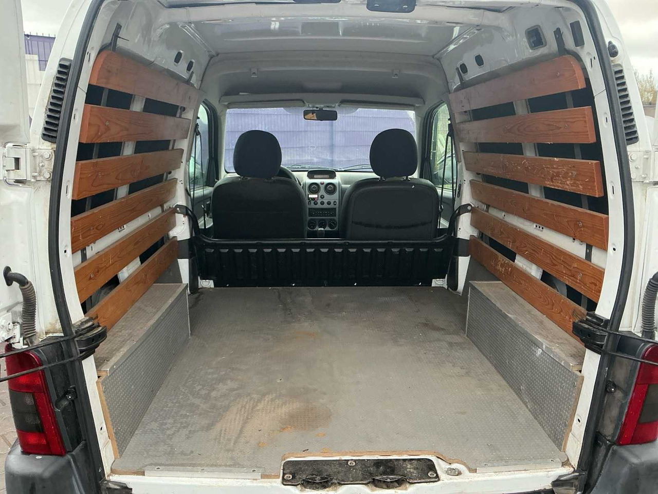 2005 - PEUGEOT - PARTNER - 170C 1.9 D AVANTAGE - COMMERCIAL VEHICLE - Samochód dostawczy: zdjęcie 5 2005 - PEUGEOT - PARTNER - 170C 1.9 D AVANTAGE - COMMERCIAL VEHICLE - Samochód dostawczy: zdjęcie 5