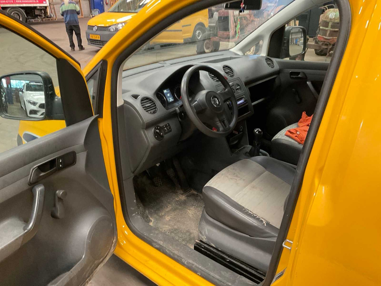 2013 VOLKSWAGEN CADDY L2 COMMERCIAL VEHICLE - Samochód dostawczy: zdjęcie 5 2013 VOLKSWAGEN CADDY L2 COMMERCIAL VEHICLE - Samochód dostawczy: zdjęcie 5