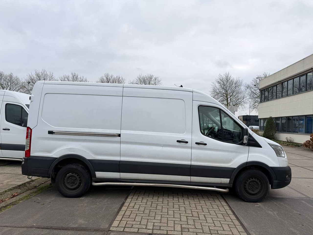 FORD TRANSIT 330 2.0 TDCI L3H3 TREND DHOLLANDIA TAIL LIFT | VNT-49-N - Samochód dostawczy: zdjęcie 4 FORD TRANSIT 330 2.0 TDCI L3H3 TREND DHOLLANDIA TAIL LIFT | VNT-49-N - Samochód dostawczy: zdjęcie 4
