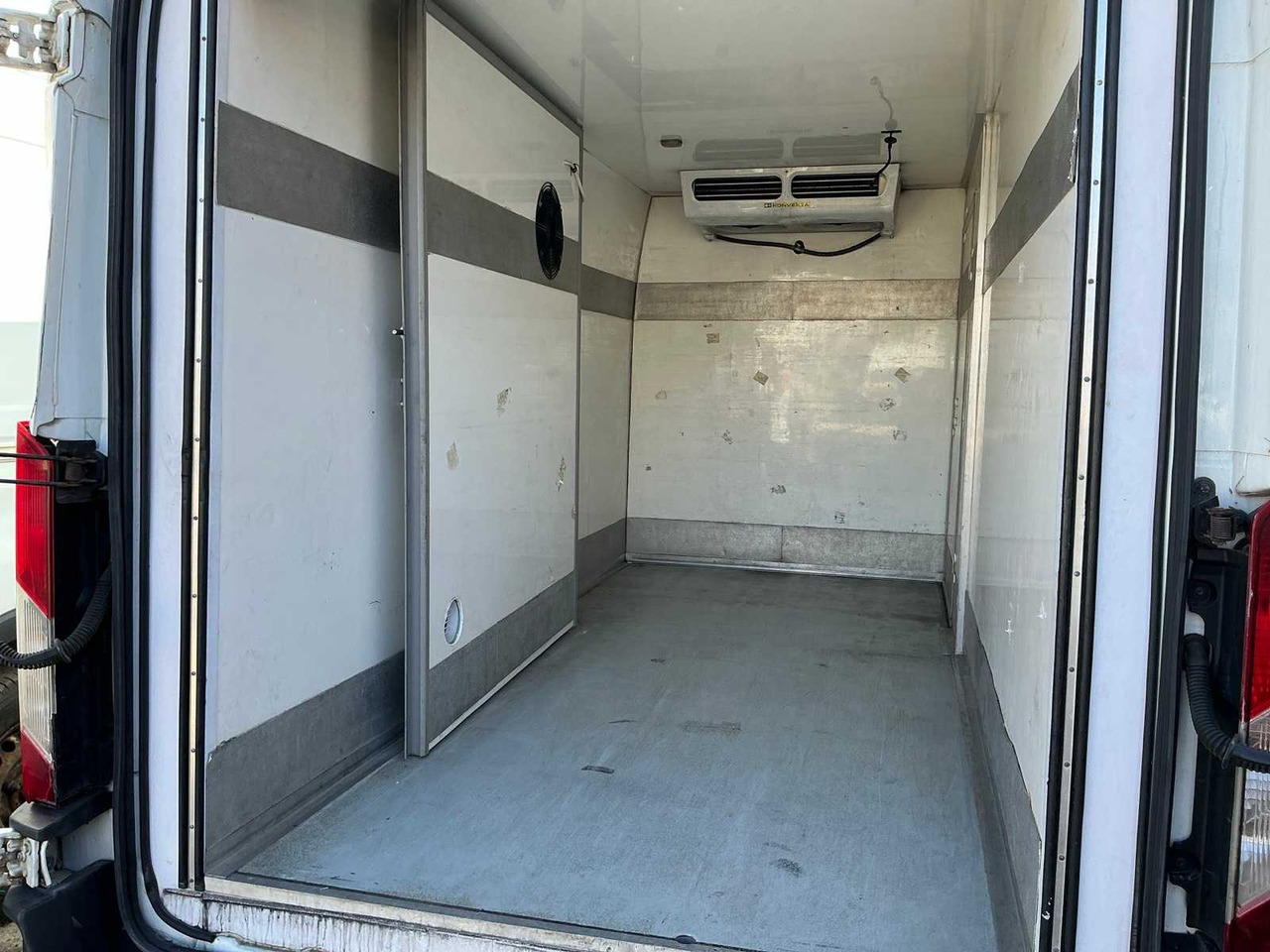 FORD TRANSIT VAN - Samochód dostawczy: zdjęcie 5 FORD TRANSIT VAN - Samochód dostawczy: zdjęcie 5