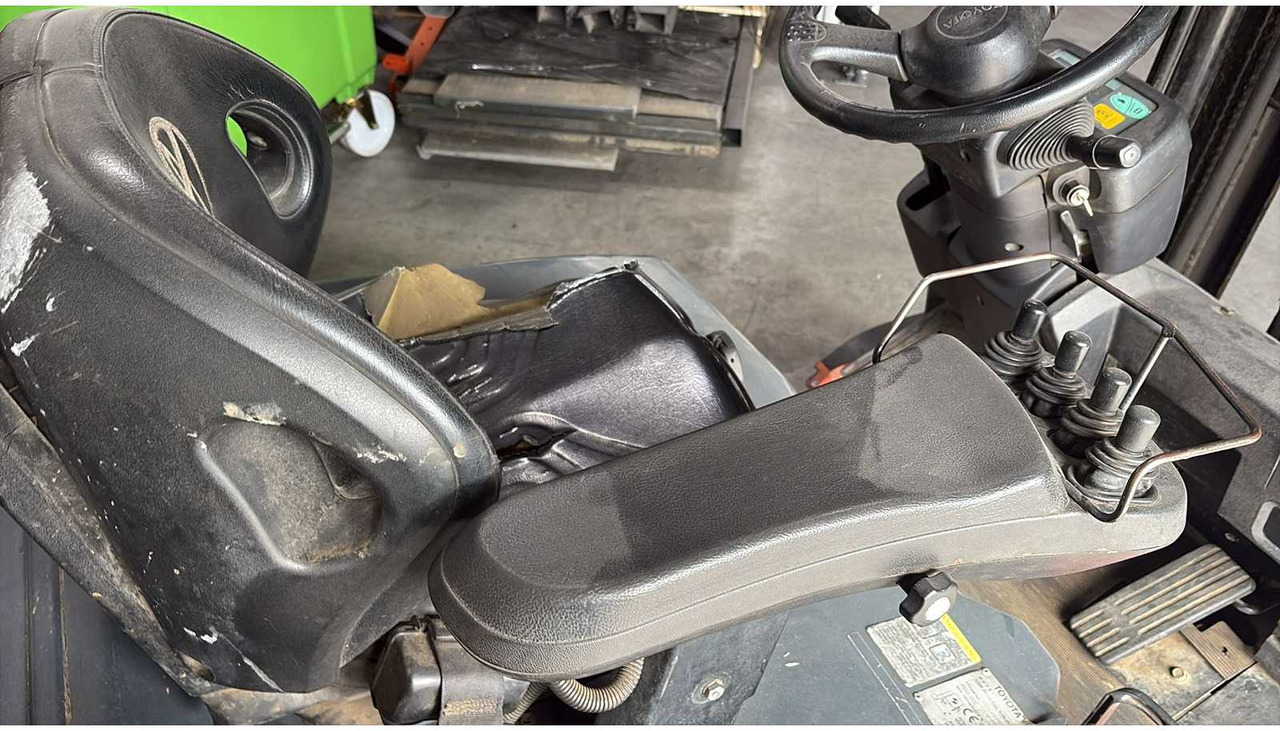 TOYOTA - 2005 - 7FBEF16 - FORKLIFT TRUCK - Wózek widłowy: zdjęcie 3 TOYOTA - 2005 - 7FBEF16 - FORKLIFT TRUCK - Wózek widłowy: zdjęcie 3