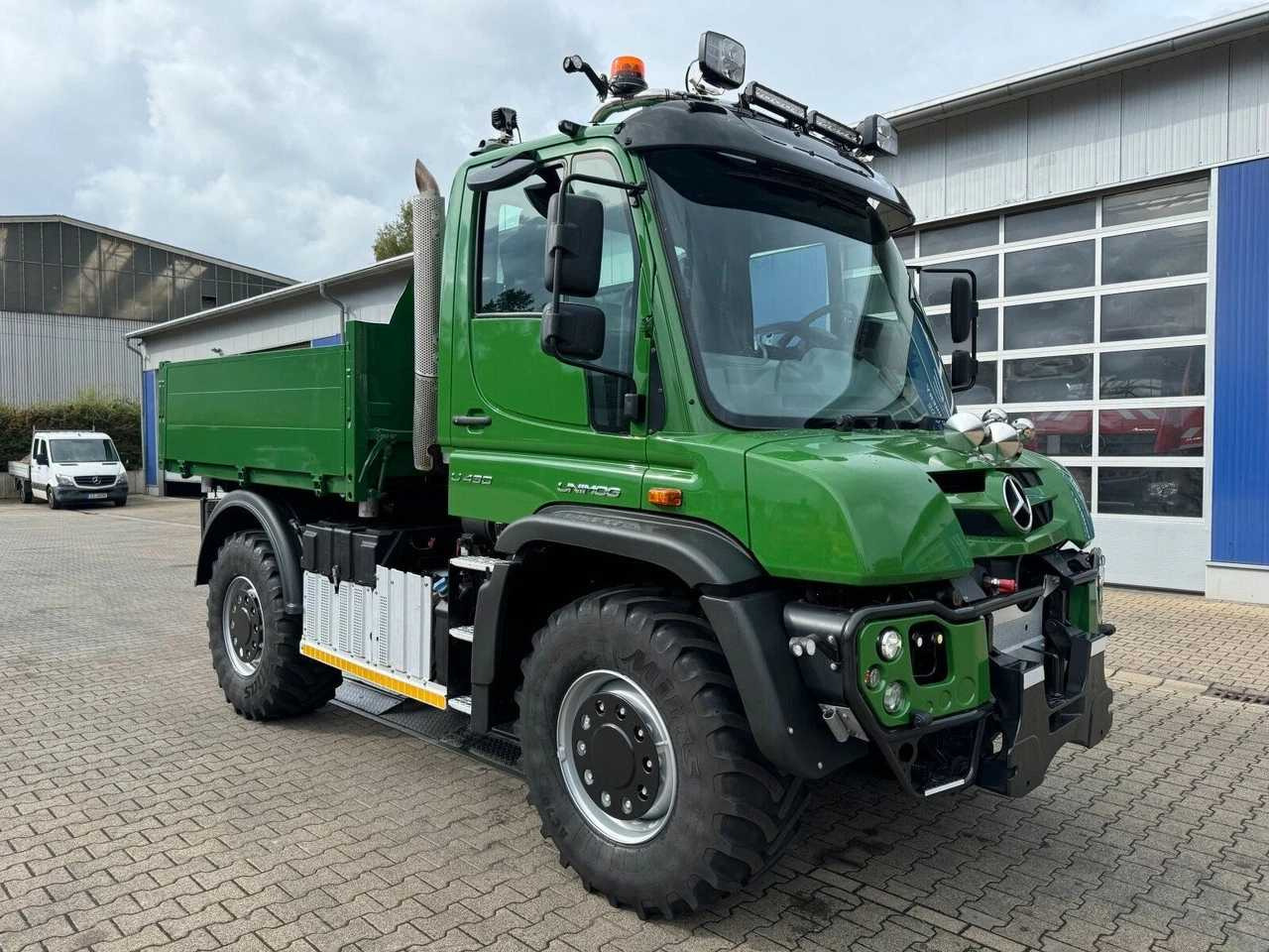 UNIMOG - 2018 - U430 - DUMPER - Miniwywrotka: zdjęcie 2 UNIMOG - 2018 - U430 - DUMPER - Miniwywrotka: zdjęcie 2