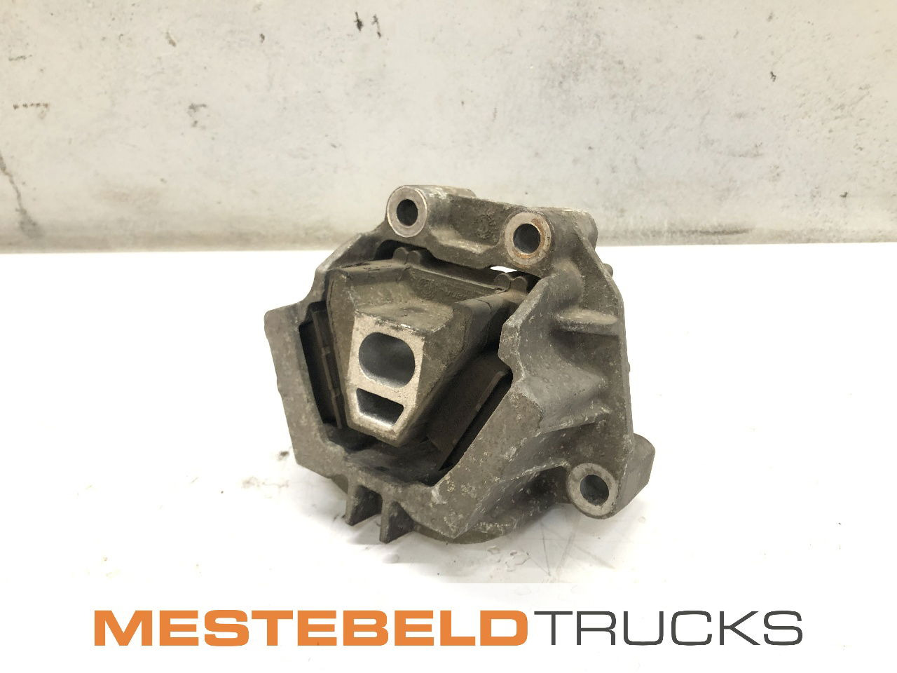 Volvo Motorsteun achter FL - Silnik do Samochodów ciężarowych: zdjęcie 1 Volvo Motorsteun achter FL - Silnik do Samochodów ciężarowych: zdjęcie 1