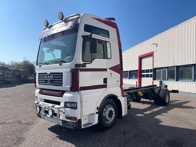 MAN TGA 18.460 Euro 3 Manual-gear Retarder - Samochód ciężarowe pod zabudowę: zdjęcie 3 MAN TGA 18.460 Euro 3 Manual-gear Retarder - Samochód ciężarowe pod zabudowę: zdjęcie 3