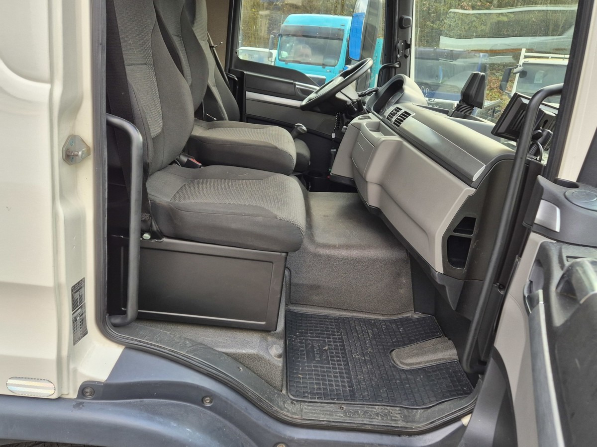 MAN TGL 12.250 BL City Abrollkipper AHK Euro 6 MAN TGL 12.250 BL City Abrollkipper AHK Euro 6: zdjęcie 11 MAN TGL 12.250 BL City Abrollkipper AHK Euro 6 MAN TGL 12.250 BL City Abrollkipper AHK Euro 6: zdjęcie 11