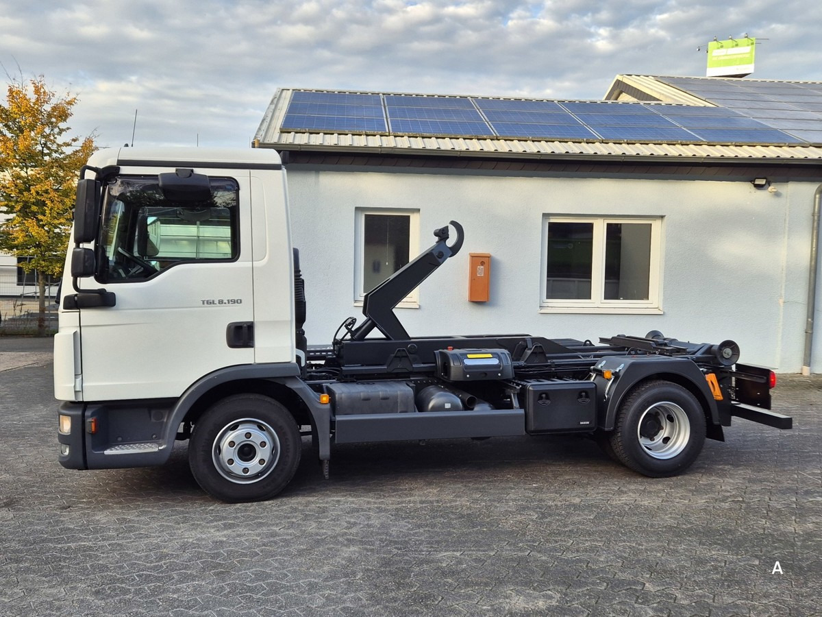 MAN TGL 8.190 BL City Abrollkipper Aut., 2 x AHK sof - Ciężarówka hakowiec: zdjęcie 4 MAN TGL 8.190 BL City Abrollkipper Aut., 2 x AHK sof - Ciężarówka hakowiec: zdjęcie 4
