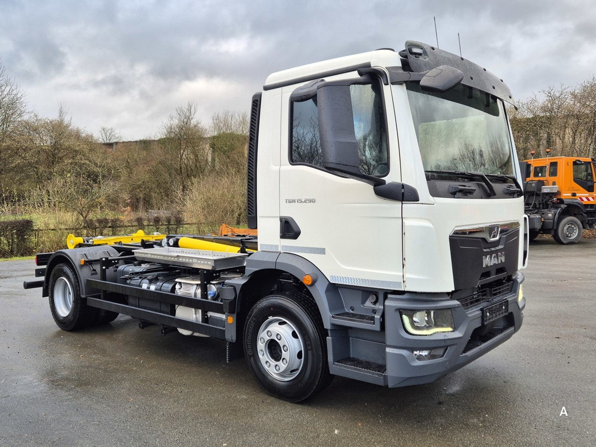 MAN TGM 15.290 BL Abrollkipper PowerMatic Standheiz. - Ciężarówka hakowiec: zdjęcie 2 MAN TGM 15.290 BL Abrollkipper PowerMatic Standheiz. - Ciężarówka hakowiec: zdjęcie 2