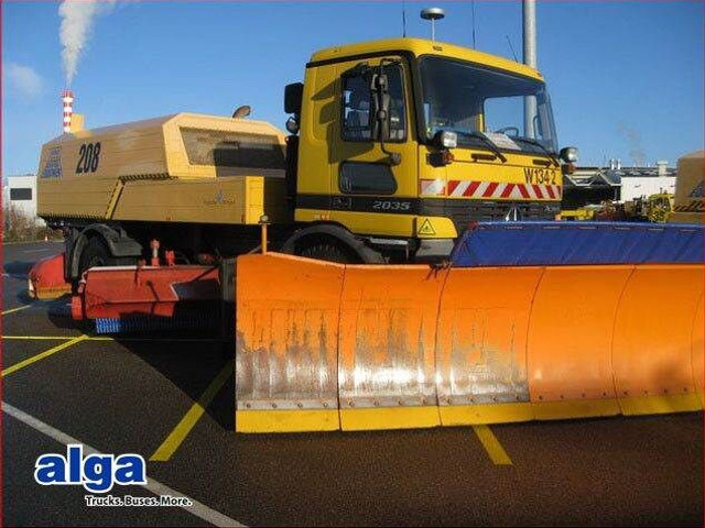 Mercedes-Benz 2035 AK Actros 4x4, Kehrmaschine Schmidt, Allrad - Maszyna do odśnieżania: zdjęcie 1 Mercedes-Benz 2035 AK Actros 4x4, Kehrmaschine Schmidt, Allrad - Maszyna do odśnieżania: zdjęcie 1