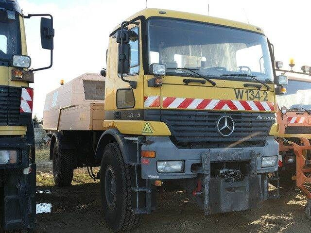 Mercedes-Benz 2035 AK Actros 4x4, Kehrmaschine Schmidt, Allrad - Maszyna do odśnieżania: zdjęcie 4 Mercedes-Benz 2035 AK Actros 4x4, Kehrmaschine Schmidt, Allrad - Maszyna do odśnieżania: zdjęcie 4