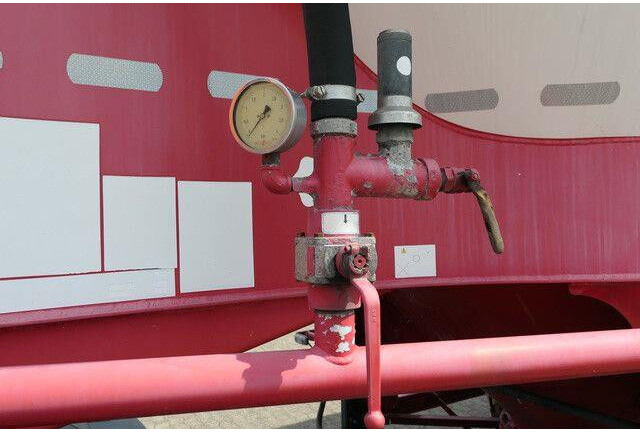 SPITZER SF 2739 / 2P, 39m³, Gelenkt, 2 Kammern, BPW, ZSA - Naczepa cysterna: zdjęcie 3 SPITZER SF 2739 / 2P, 39m³, Gelenkt, 2 Kammern, BPW, ZSA - Naczepa cysterna: zdjęcie 3