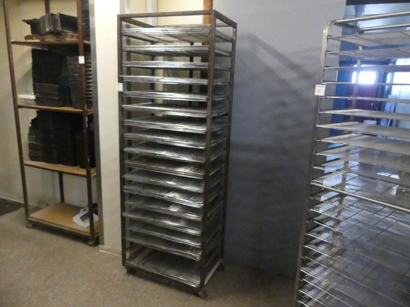 Chariot avec grilles 60x40 cm - Wyposażenie piekarni: zdjęcie 1 Chariot avec grilles 60x40 cm - Wyposażenie piekarni: zdjęcie 1