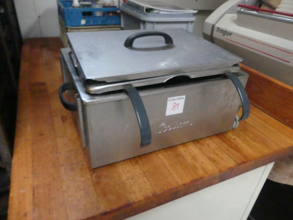 Friteuse à boule de Berlin Pelion, Allongeuse à pistolet marque et modèle illisible - Wyposażenie piekarni: zdjęcie 1 Friteuse à boule de Berlin Pelion, Allongeuse à pistolet marque et modèle illisible - Wyposażenie piekarni: zdjęcie 1