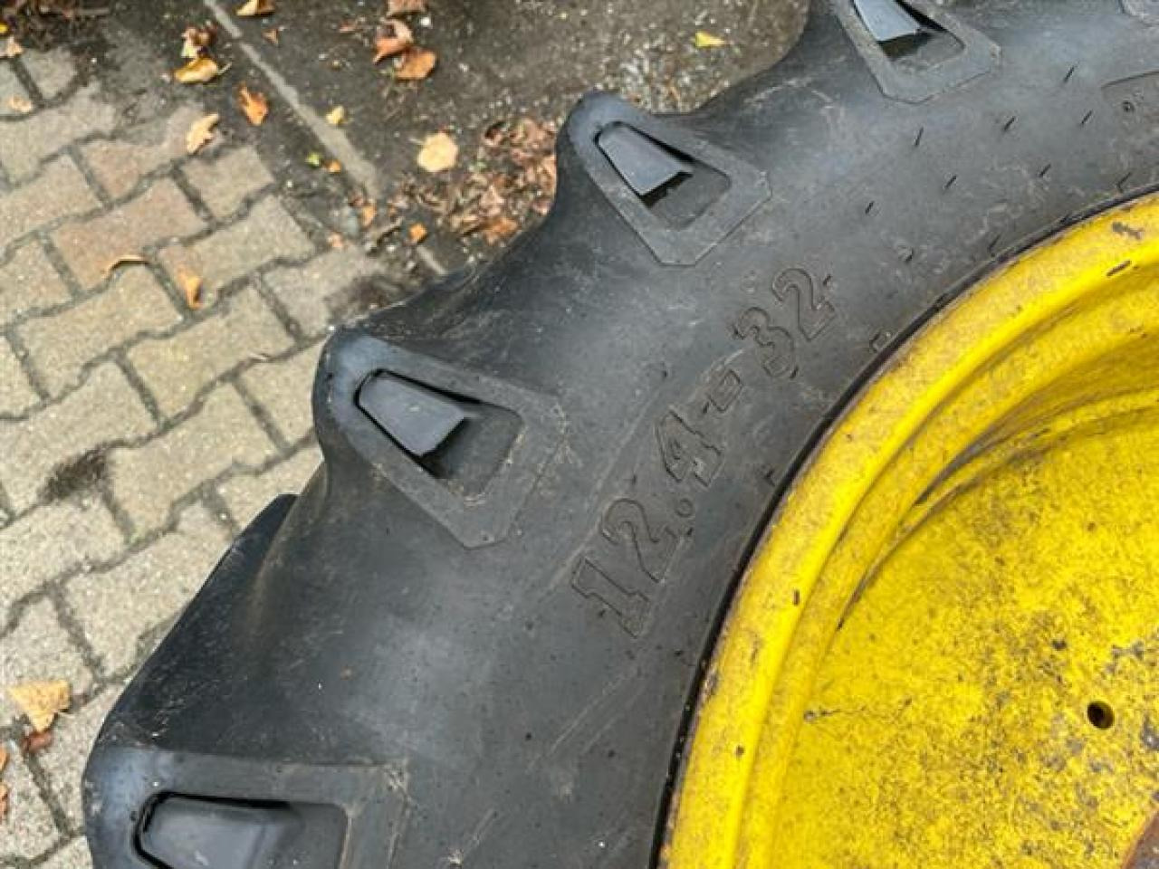 BKT 12.4-32 - Opona do Maszyn rolniczych: zdjęcie 3 BKT 12.4-32 - Opona do Maszyn rolniczych: zdjęcie 3