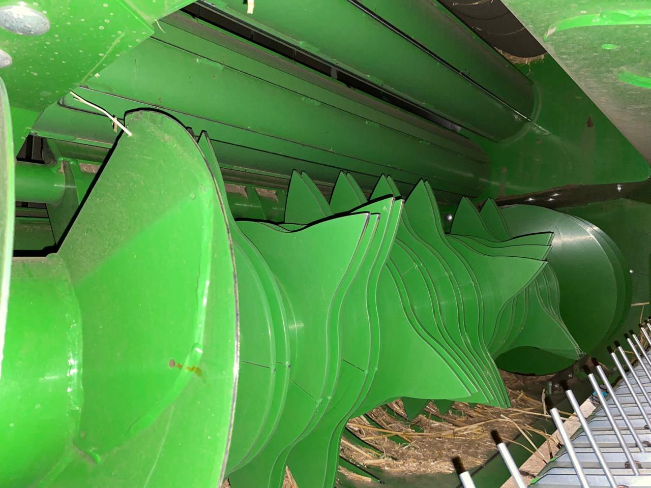 John Deere V451M MaxiCut 13 - Prasa rolująca: zdjęcie 3 John Deere V451M MaxiCut 13 - Prasa rolująca: zdjęcie 3