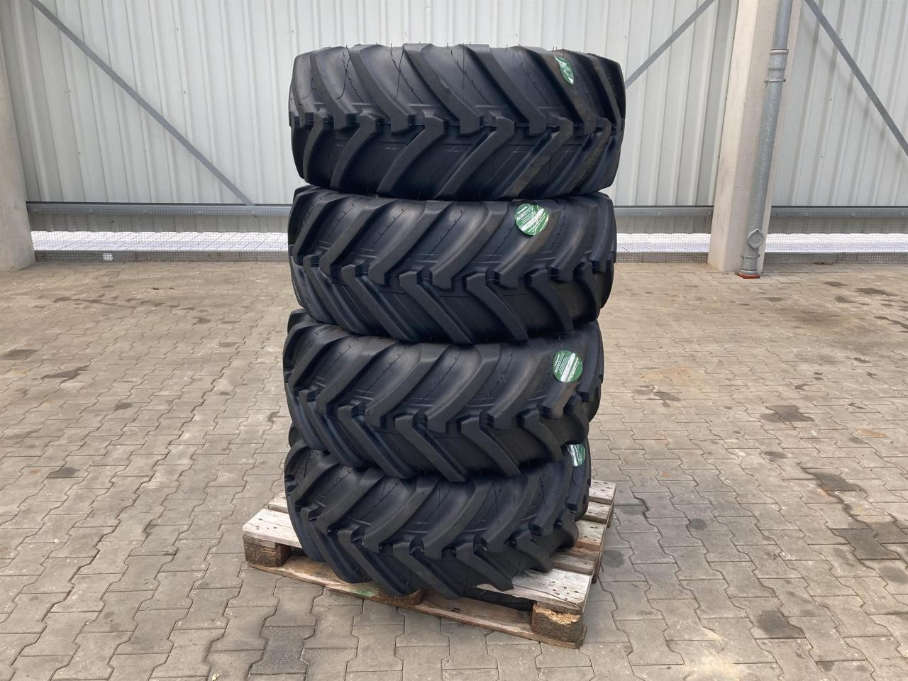 Michelin 400/70R20 - Opona do Maszyn rolniczych: zdjęcie 1 Michelin 400/70R20 - Opona do Maszyn rolniczych: zdjęcie 1