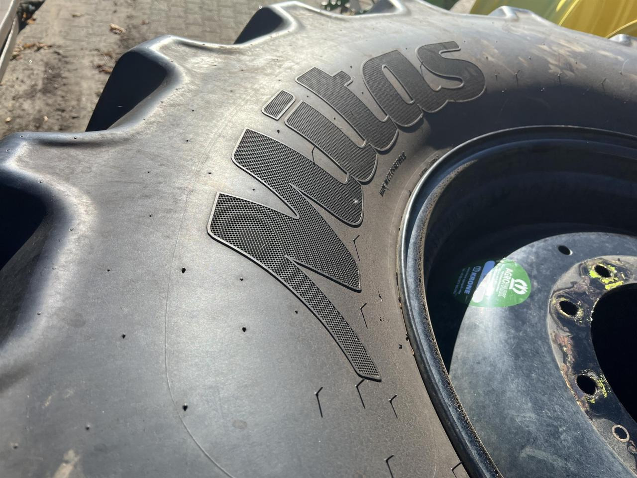 Mitas 600/70R28 - Opona do Maszyn rolniczych: zdjęcie 3 Mitas 600/70R28 - Opona do Maszyn rolniczych: zdjęcie 3