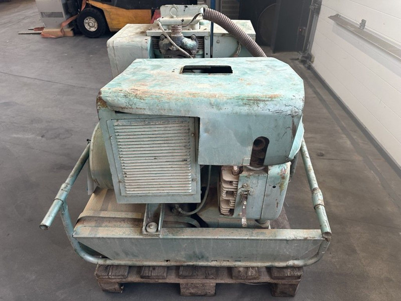 GENERATOR Onan Portaweld 200 Las generator Welding generator 200 Amp Benzine Petrol - Generator budowlany: zdjęcie 1 GENERATOR Onan Portaweld 200 Las generator Welding generator 200 Amp Benzine Petrol - Generator budowlany: zdjęcie 1