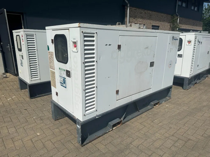 Iveco FPT NEF45 SM1A.A004 Stamford 60 kVA Silent Rental generatorset - Generator budowlany: zdjęcie 5 Iveco FPT NEF45 SM1A.A004 Stamford 60 kVA Silent Rental generatorset - Generator budowlany: zdjęcie 5
