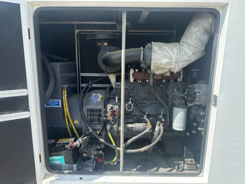 Iveco FPT NEF45 SM1A.A004 Stamford 60 kVA Silent Rental generatorset - Generator budowlany: zdjęcie 3 Iveco FPT NEF45 SM1A.A004 Stamford 60 kVA Silent Rental generatorset - Generator budowlany: zdjęcie 3