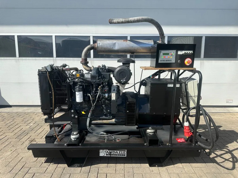 Iveco FPT NEF45 SM1A.A007 Himoinsa Stamford 66 kVA generatorset - Generator budowlany: zdjęcie 1 Iveco FPT NEF45 SM1A.A007 Himoinsa Stamford 66 kVA generatorset - Generator budowlany: zdjęcie 1