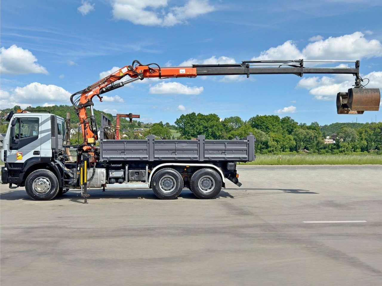 Iveco TRAKKER 410*Kipper 5,20m*ATLAS 165.2E * FUNK/6x4 Iveco TRAKKER 410*Kipper 5,20m*ATLAS 165.2E * FUNK/6x4 - Samochod ciężarowy z HDS, Wywrotka: zdjęcie 5 Iveco TRAKKER 410*Kipper 5,20m*ATLAS 165.2E * FUNK/6x4 Iveco TRAKKER 410*Kipper 5,20m*ATLAS 165.2E * FUNK/6x4 - Samochod ciężarowy z HDS, Wywrotka: zdjęcie 5