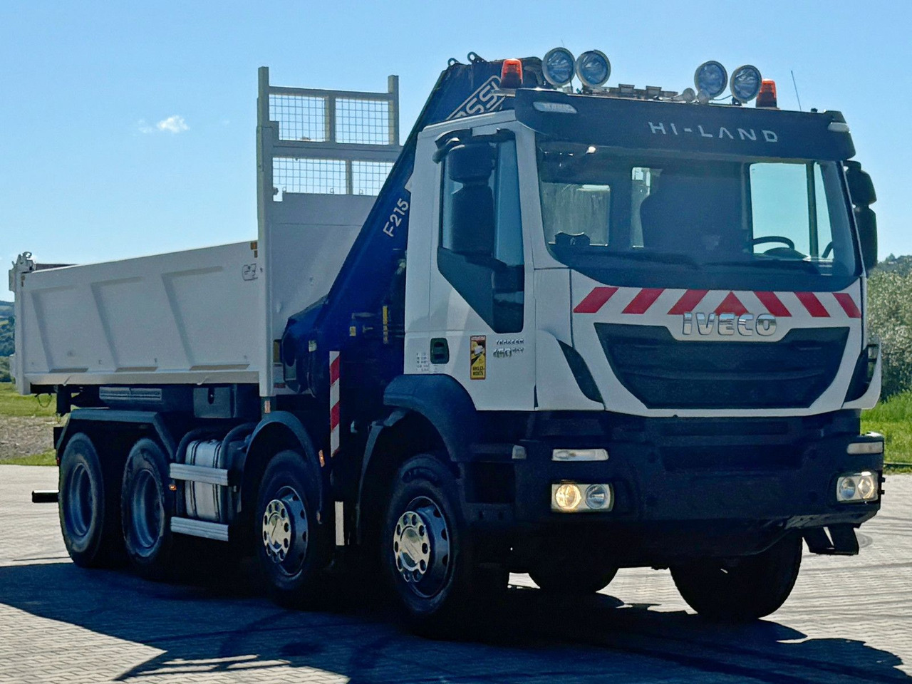 Iveco TRAKKER 450 * FASSI F215A.0.22 + FUNK / 8x4 *TOP - Wywrotka, Samochod ciężarowy z HDS: zdjęcie 4 Iveco TRAKKER 450 * FASSI F215A.0.22 + FUNK / 8x4 *TOP - Wywrotka, Samochod ciężarowy z HDS: zdjęcie 4