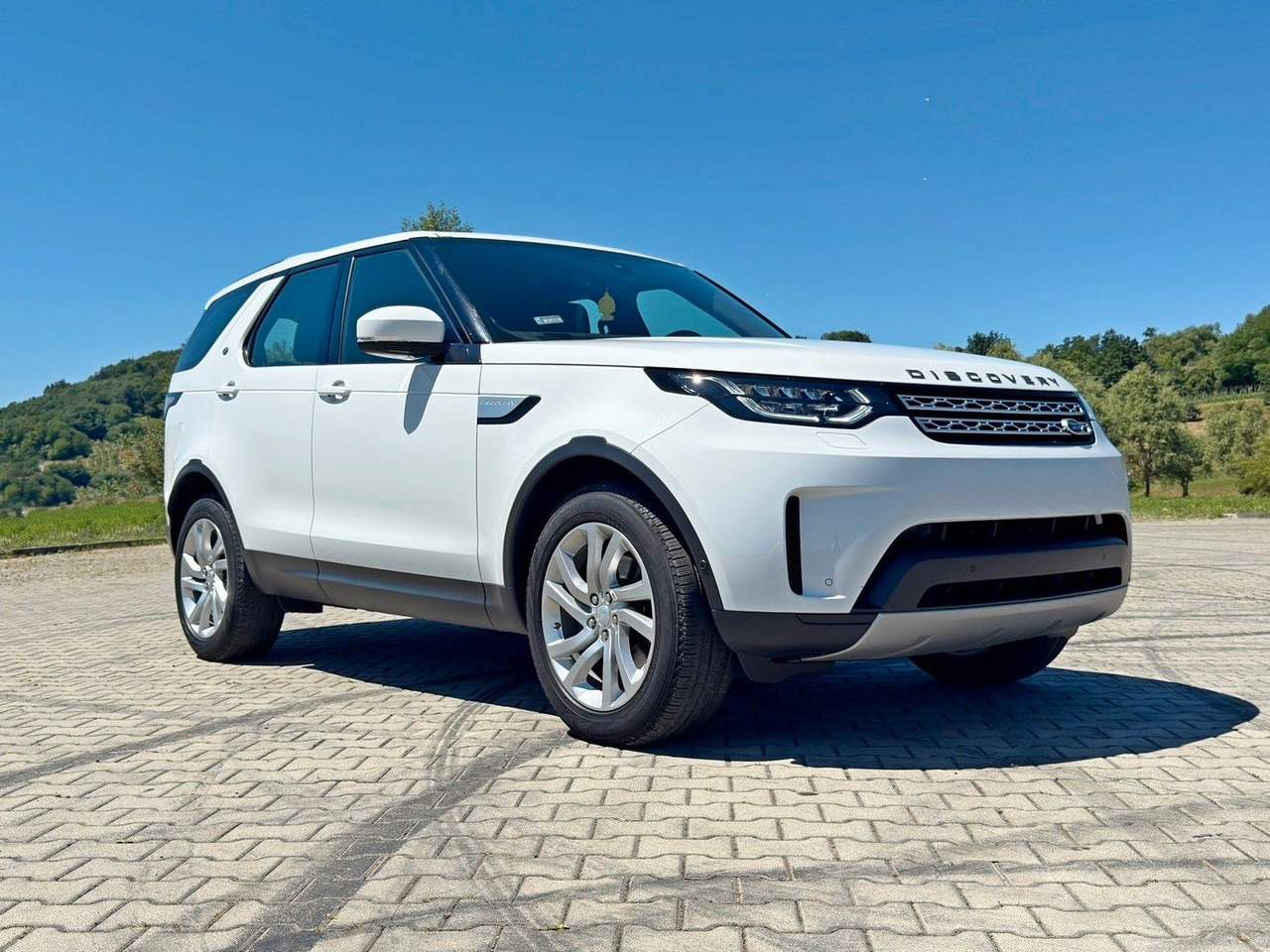 Land Rover Discovery - SUV: zdjęcie 1 Land Rover Discovery - SUV: zdjęcie 1