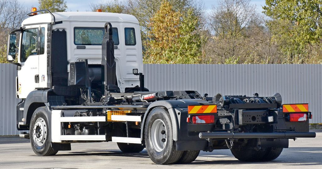 MAN TGS 18.320 Abrollkipper * Top Zustand! MAN TGS 18.320 Abrollkipper * Top Zustand! - Ciężarówka hakowiec: zdjęcie 4 MAN TGS 18.320 Abrollkipper * Top Zustand! MAN TGS 18.320 Abrollkipper * Top Zustand! - Ciężarówka hakowiec: zdjęcie 4