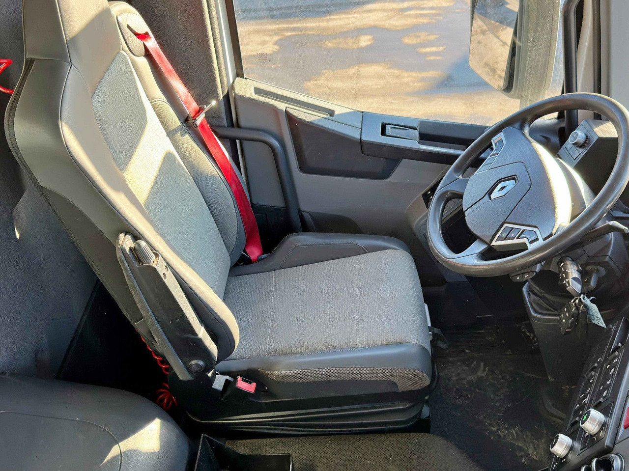 Samochod ciężarowy z HDS Renault C 380 *PRITSCHE 6,80m * PK 18002-EH C + FUNK*6x4: zdjęcie 12 Samochod ciężarowy z HDS Renault C 380 *PRITSCHE 6,80m * PK 18002-EH C + FUNK*6x4: zdjęcie 12