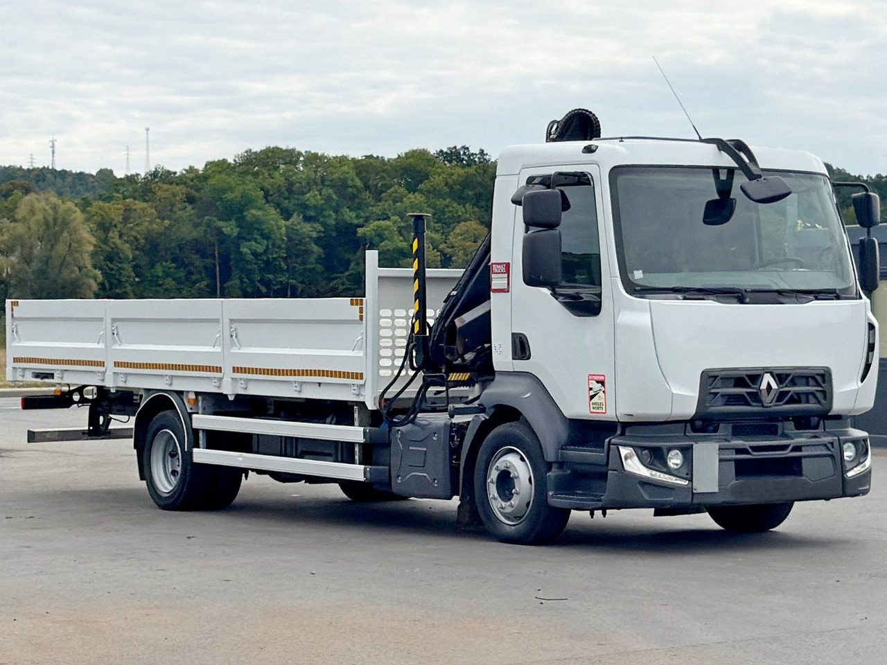 Renault D12.210 * HIAB 066 CL * TOPZUSTAND - Samochod ciężarowy z HDS: zdjęcie 3 Renault D12.210 * HIAB 066 CL * TOPZUSTAND - Samochod ciężarowy z HDS: zdjęcie 3