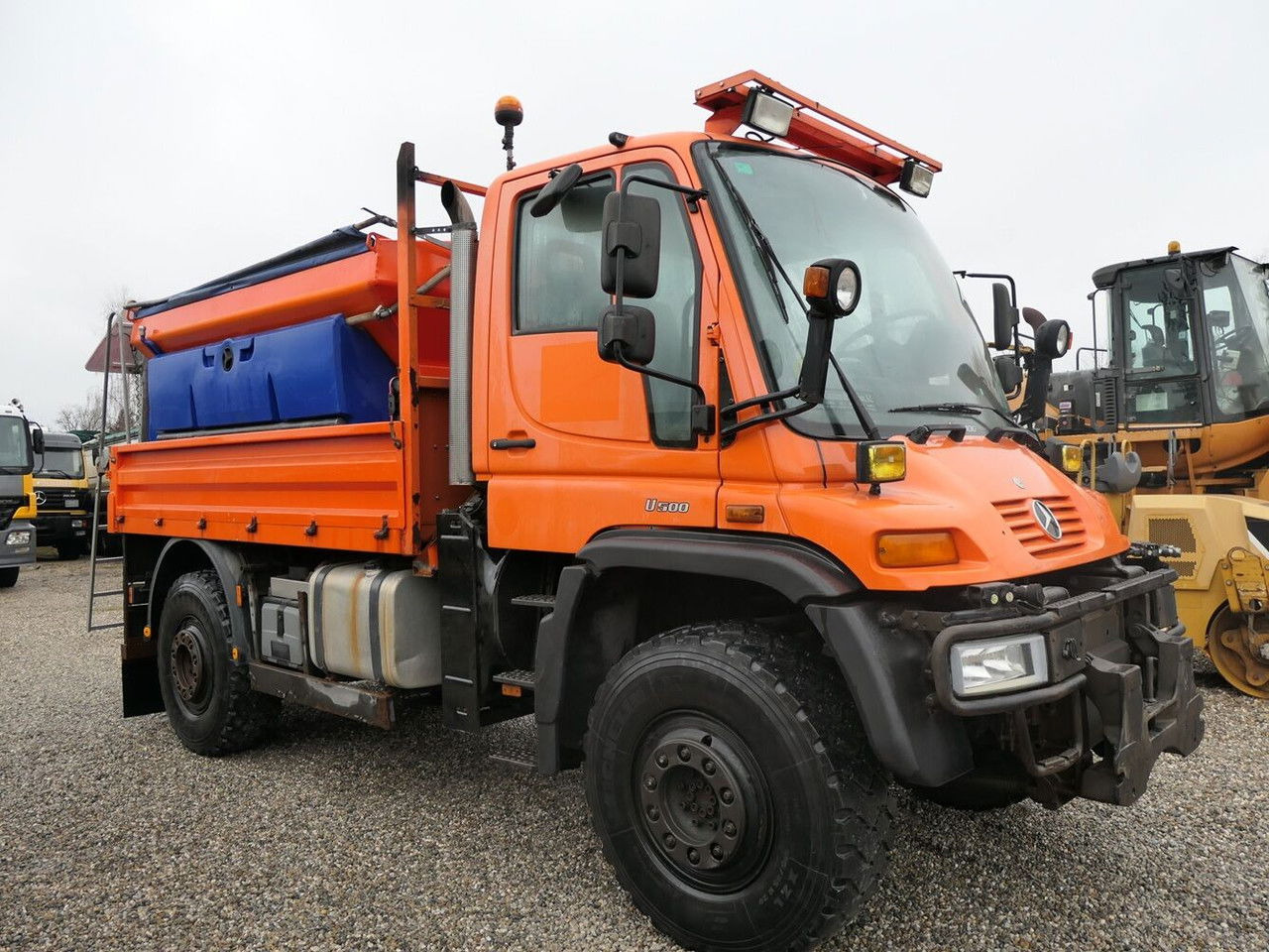 Mercedes-Benz Unimog U500 - Maszyna do odśnieżania: zdjęcie 3 Mercedes-Benz Unimog U500 - Maszyna do odśnieżania: zdjęcie 3