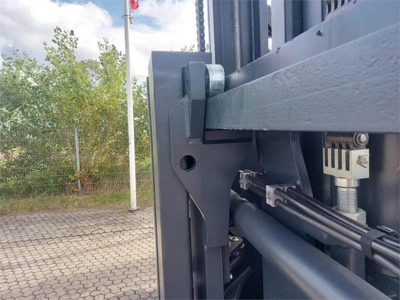 Wózek widłowy diesel Kalmar DCG330-12: zdjęcie 10