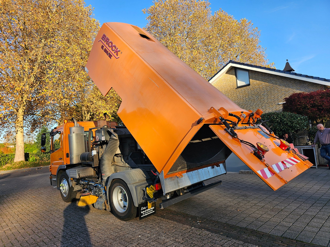 Mercedes Benz Atergo 1518 - Zamiatarka uliczna: zdjęcie 2 Mercedes Benz Atergo 1518 - Zamiatarka uliczna: zdjęcie 2