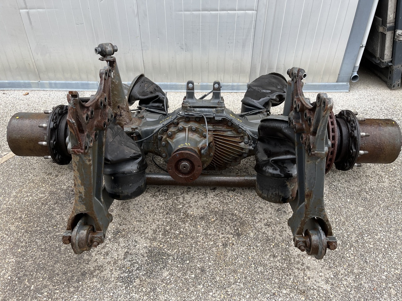 REAR AXLE WITH DIFFERENTIAL GEAR ,RATIO 29:24 - Dyferencjał do Samochodów ciężarowych: zdjęcie 1 REAR AXLE WITH DIFFERENTIAL GEAR ,RATIO 29:24 - Dyferencjał do Samochodów ciężarowych: zdjęcie 1