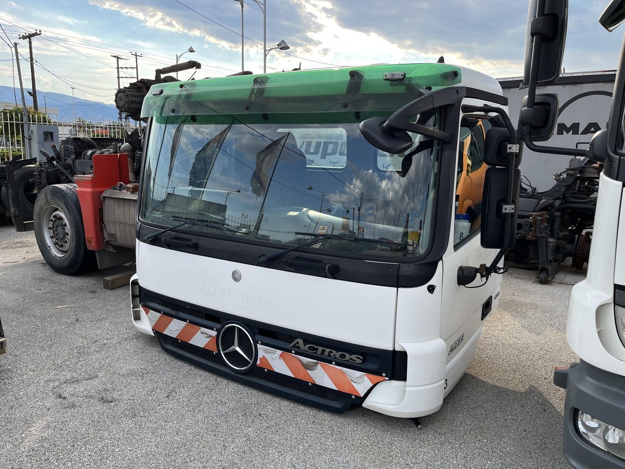 SHORT CAB ACTROS MP2 RHD - Kabina i wnętrze do Samochodów ciężarowych: zdjęcie 2 SHORT CAB ACTROS MP2 RHD - Kabina i wnętrze do Samochodów ciężarowych: zdjęcie 2