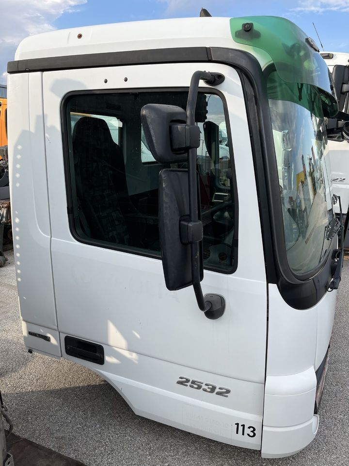 SHORT CAB ACTROS MP2 RHD - Kabina i wnętrze do Samochodów ciężarowych: zdjęcie 4 SHORT CAB ACTROS MP2 RHD - Kabina i wnętrze do Samochodów ciężarowych: zdjęcie 4