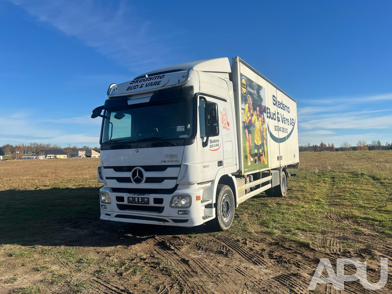 Mercedes Actros 1832 - Samochód ciężarowy furgon: zdjęcie 2 Mercedes Actros 1832 - Samochód ciężarowy furgon: zdjęcie 2