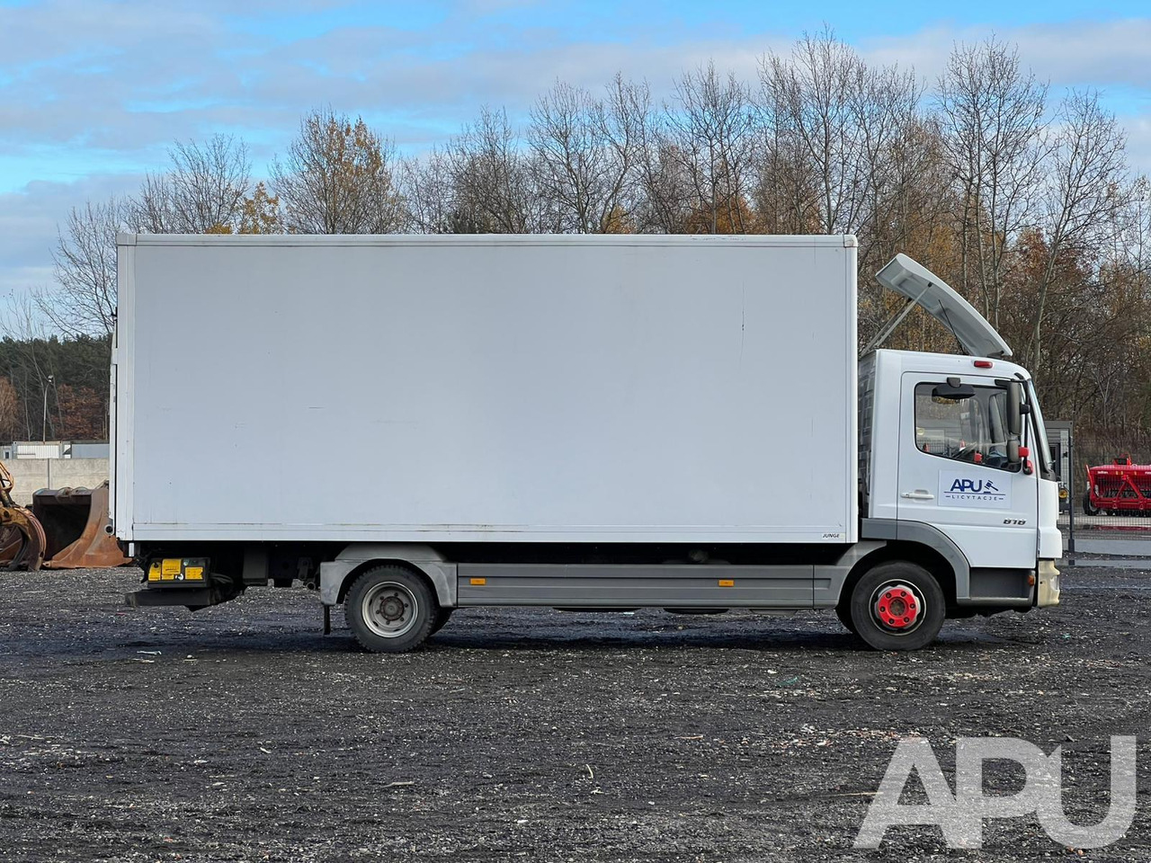 Mercedes-Benz ATEGO 818 winda - Samochód ciężarowy furgon: zdjęcie 4 Mercedes-Benz ATEGO 818 winda - Samochód ciężarowy furgon: zdjęcie 4