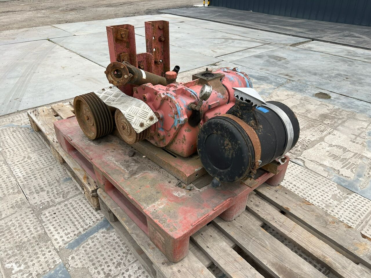 POMPA - Sprzęt budowlany: zdjęcie 4 POMPA - Sprzęt budowlany: zdjęcie 4