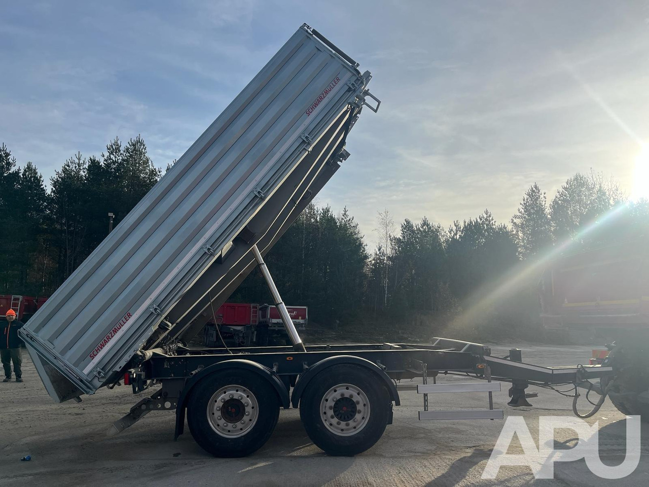 PRZYCZEPA SCHWARZMÜLLER - Przyczepa wywrotka: zdjęcie 2 PRZYCZEPA SCHWARZMÜLLER - Przyczepa wywrotka: zdjęcie 2