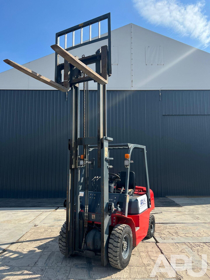 Plus Power VTDD-25 - Wózek widłowy: zdjęcie 4 Plus Power VTDD-25 - Wózek widłowy: zdjęcie 4