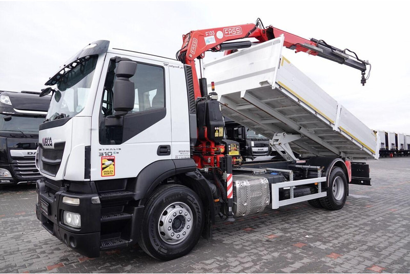 Iveco STRALIS / 310 / 4x2 /WYWROTKA - 5,3 M / HDS FASSI 135 - 8 M / E - Wywrotka: zdjęcie 2 Iveco STRALIS / 310 / 4x2 /WYWROTKA - 5,3 M / HDS FASSI 135 - 8 M / E - Wywrotka: zdjęcie 2