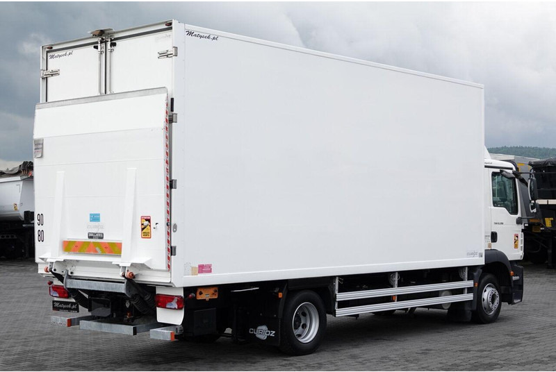 MAN TGM 12.290 / 4x2 / CHŁODNIA 6,5 M / AGREGAT THERMO KING T-600 R - Samochód ciężarowy chłodnia: zdjęcie 3 MAN TGM 12.290 / 4x2 / CHŁODNIA 6,5 M / AGREGAT THERMO KING T-600 R - Samochód ciężarowy chłodnia: zdjęcie 3