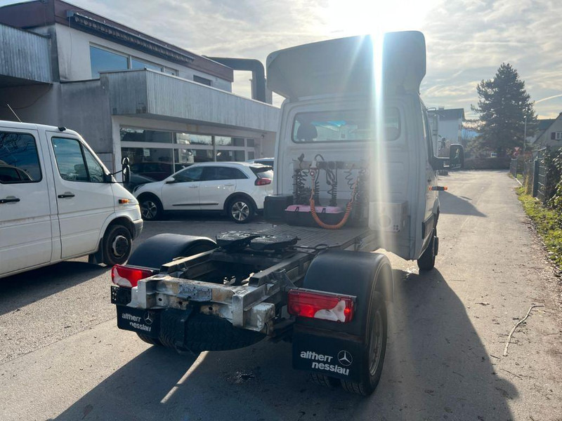 Mercedes-Benz SPRINTER 519 - Lekkie ciągniki siodłowe: zdjęcie 3 Mercedes-Benz SPRINTER 519 - Lekkie ciągniki siodłowe: zdjęcie 3