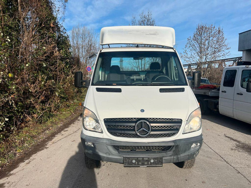 Mercedes-Benz SPRINTER 519 - Lekkie ciągniki siodłowe: zdjęcie 2 Mercedes-Benz SPRINTER 519 - Lekkie ciągniki siodłowe: zdjęcie 2